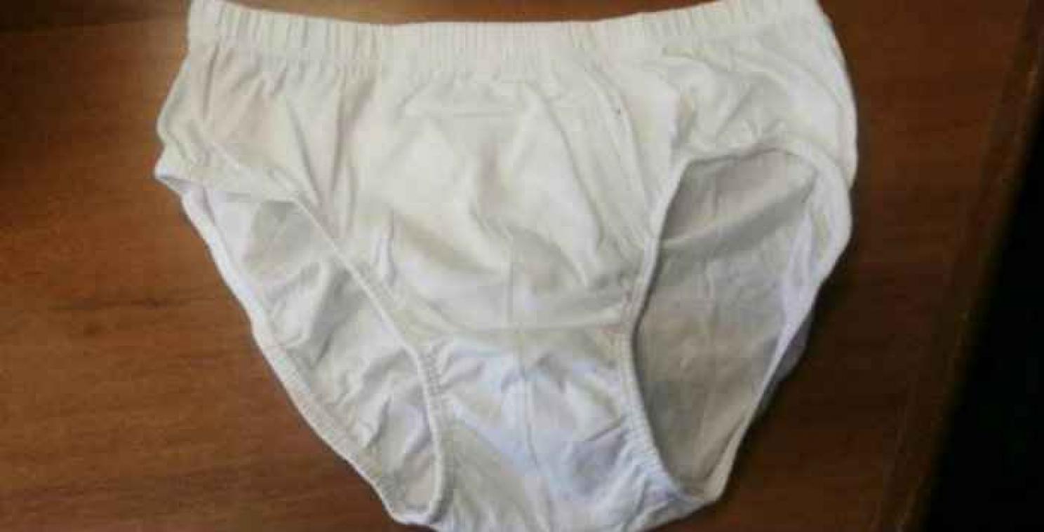 Defensie verkoopt haar onderbroeken en panty's