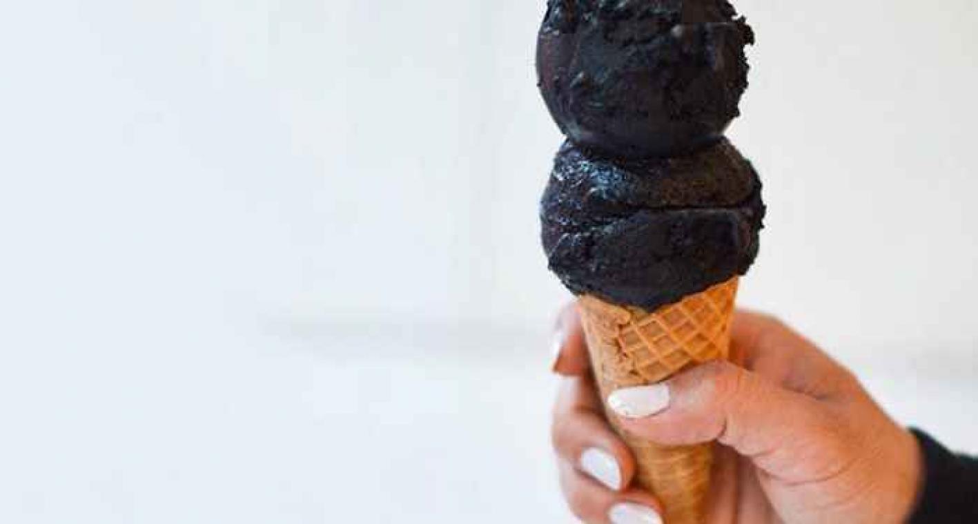 Zwart ijs is de nieuwe foodtrend