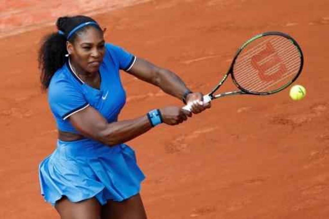 Serena Williams op drafje naar derde ronde in Parijs