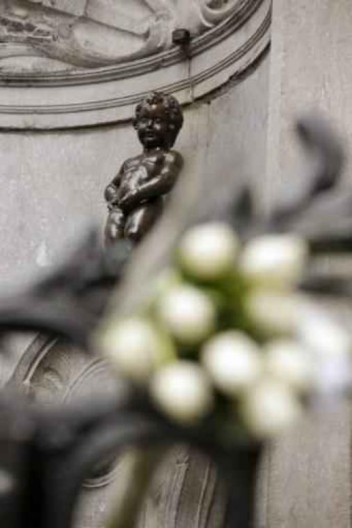 Manneken pis plast melk op Internationale dag van de Melk