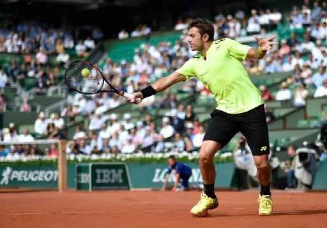 Titelverdediger Wawrinka bereikt vierde ronde op Roland Garros