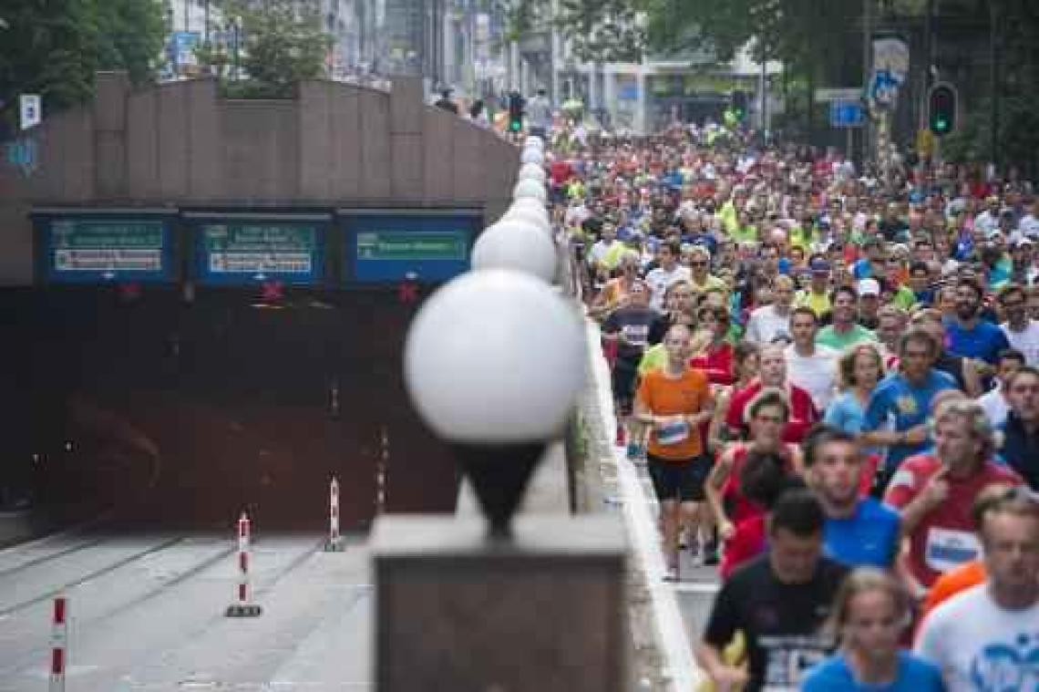 Rode Kruis heeft 12 mensen naar ziekenhuis overgebracht na 20 km door Brussel Rode Kruis heeft 12 mensen naar ziekenhuis overgebracht na 20 km door Brussel