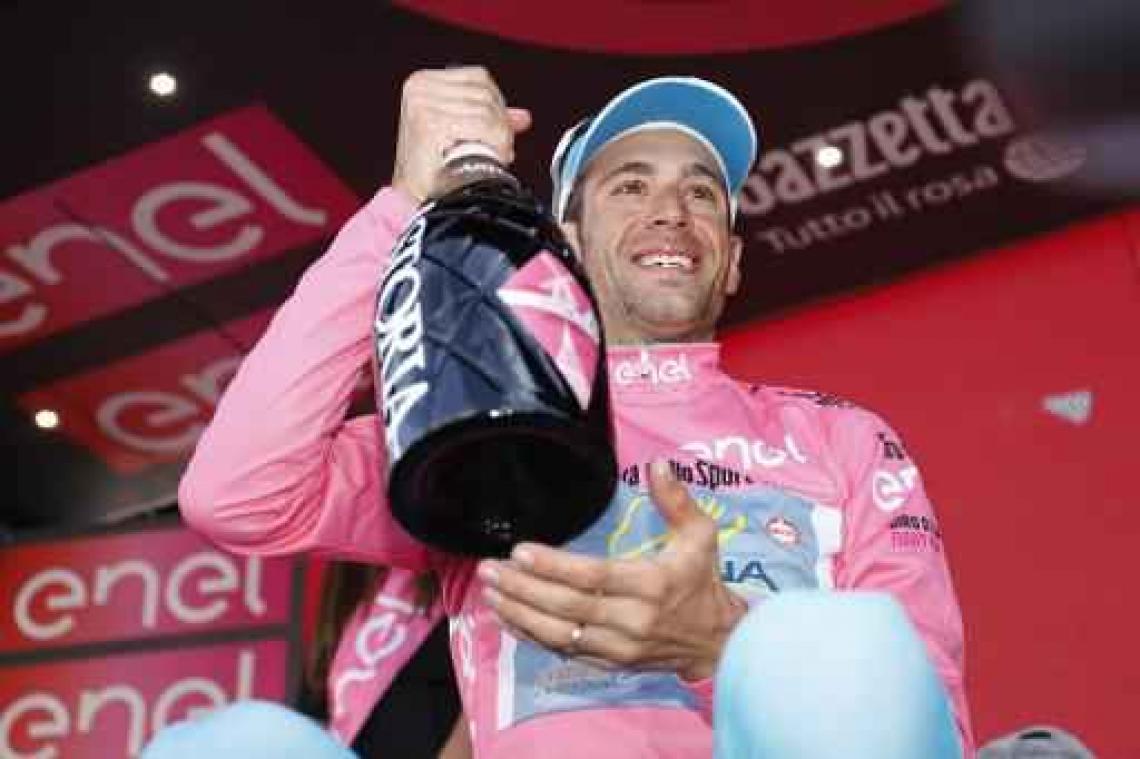 Nizzolo wint slotetappe Giro, Nibali neemt roze trui mee naar huis