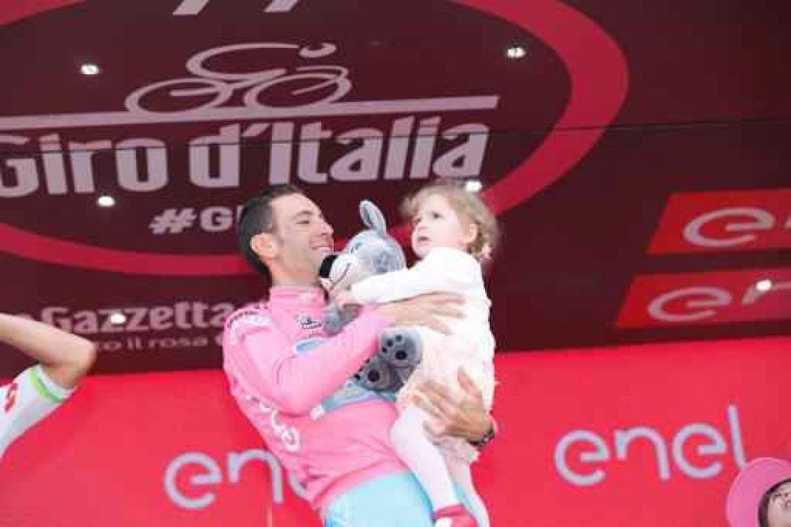 Giro - Dolgelukkige Nibali wint Giro voor tweede keer