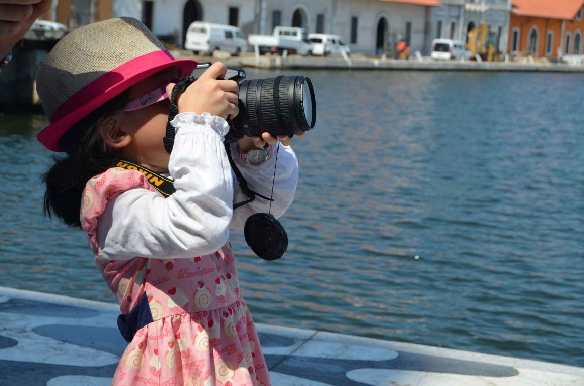 Waarom delen jonge moeders zoveel foto's van hun baby?