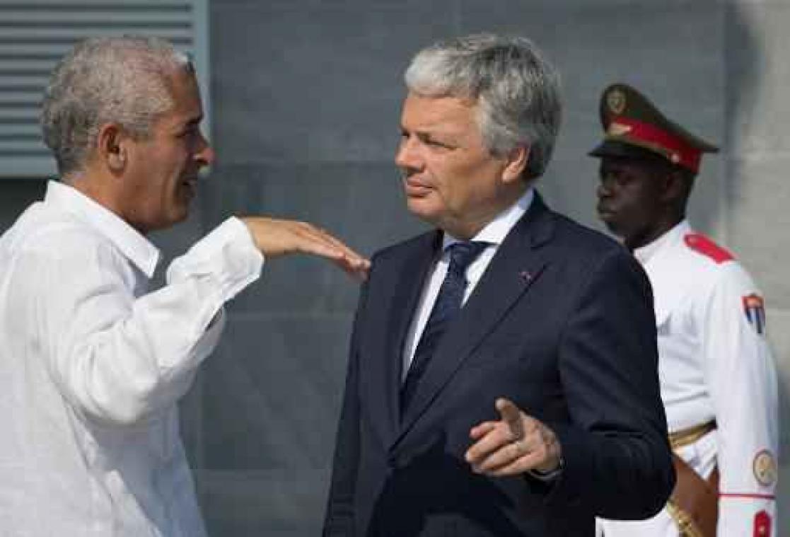 Minister Reynders zat 3,5 uur rond de tafel met president Castro