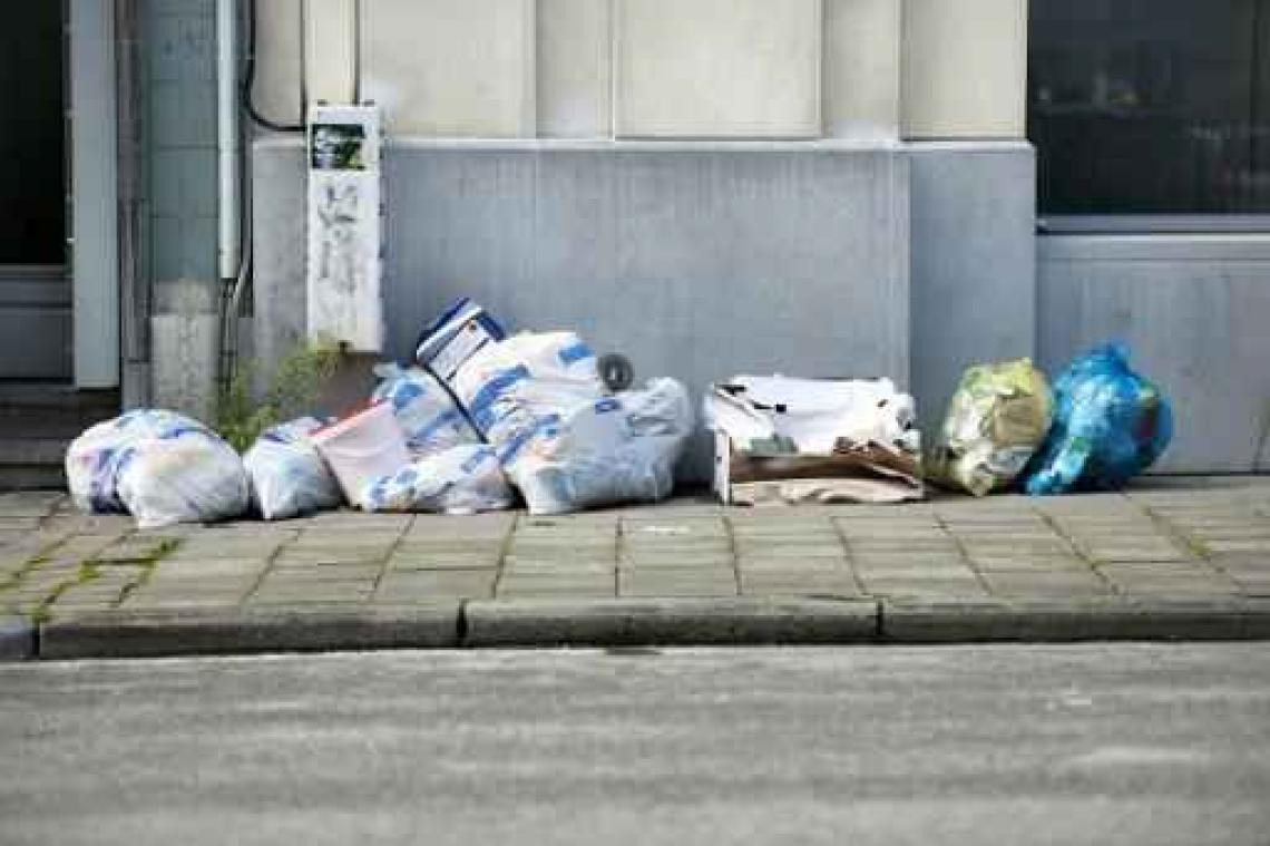 Vuilnisbakken in Brussel worden niet leeggemaakt