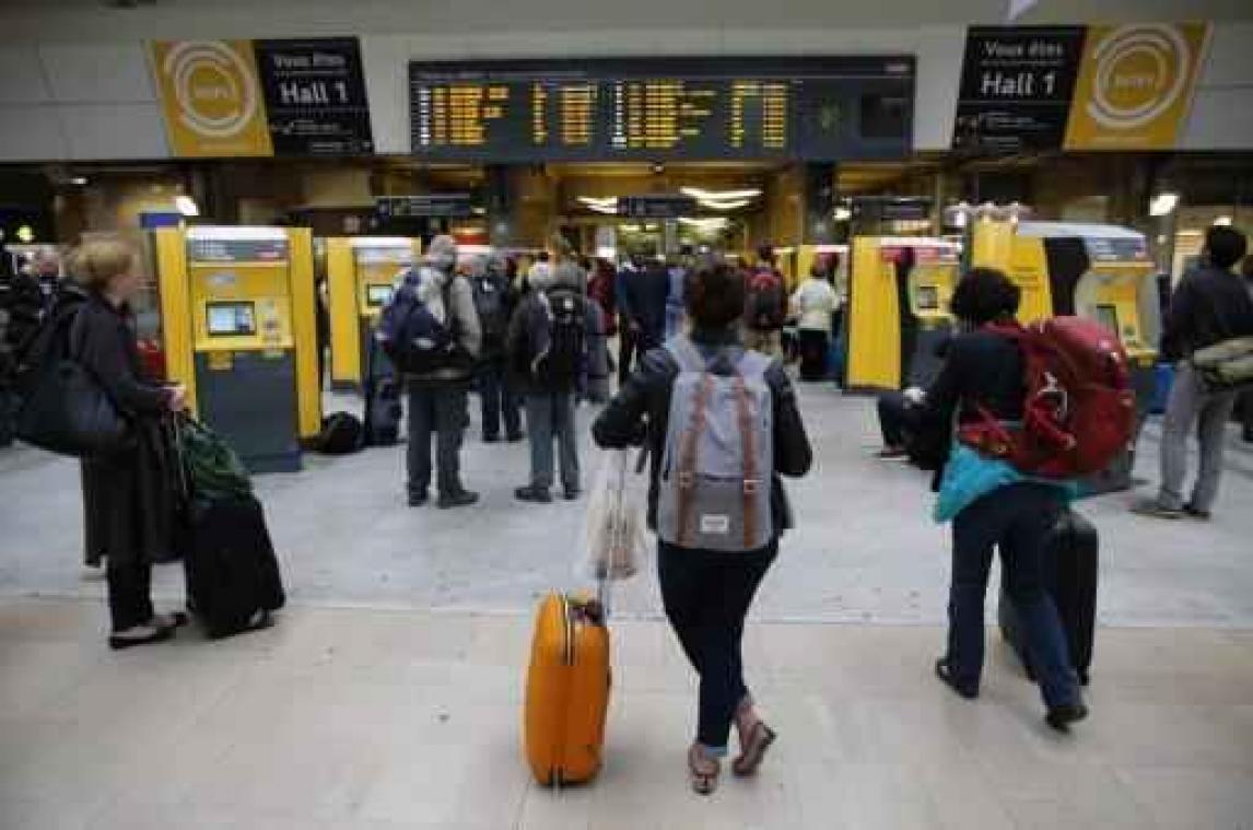 Sociale onrust Frankrijk breidt zich uit naar spoor en metro