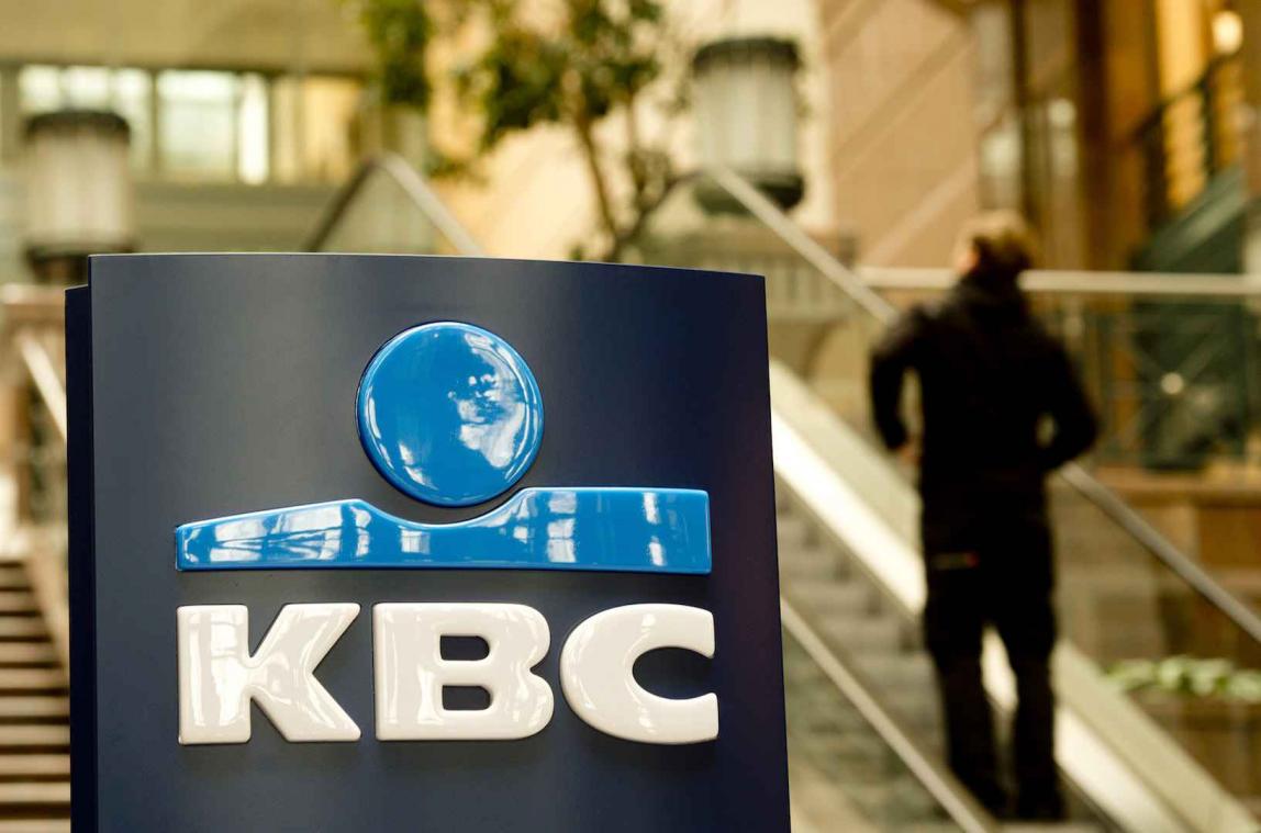 KBC Brussels stuurt bankiers de straat op