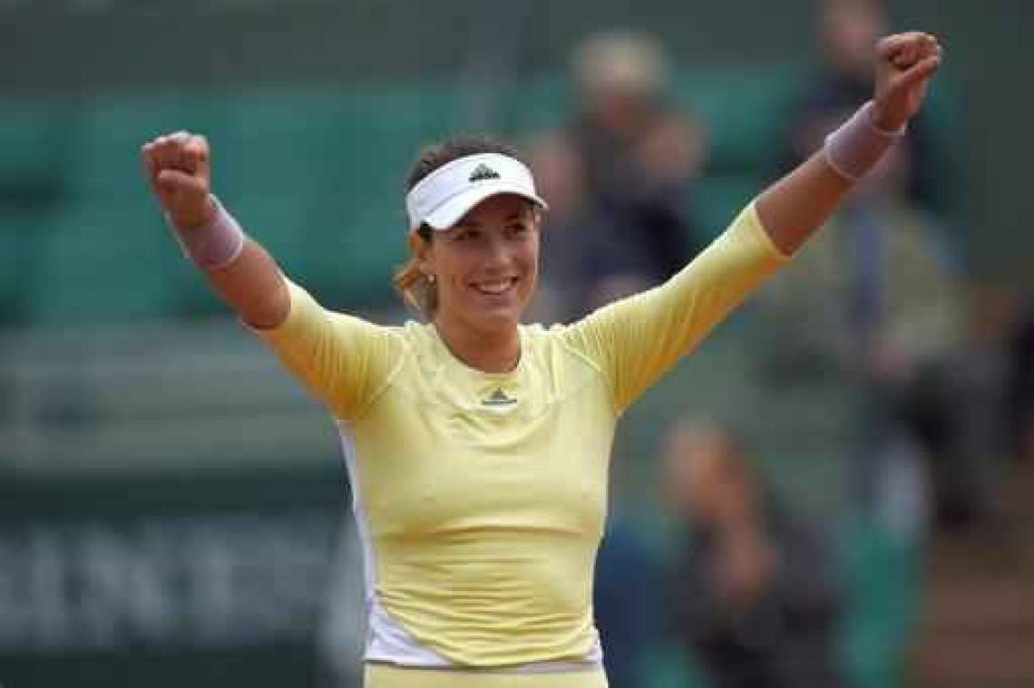 Garbine Muguruza als eerste naar halve finales Roland-Garros