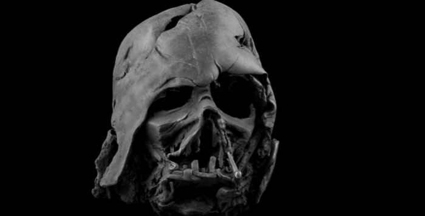 Gesmolten helm Darth Vader te koop