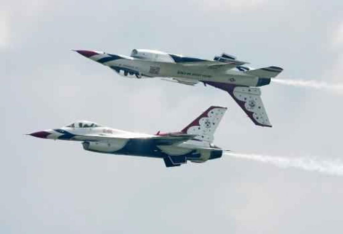 Vliegtuigen van Amerikaanse luchtmacht en marine storten neer op zelfde dag