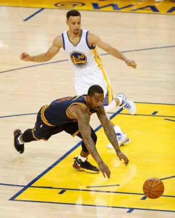 Golden State wint eerste duel NBA-finale tegen Cleveland