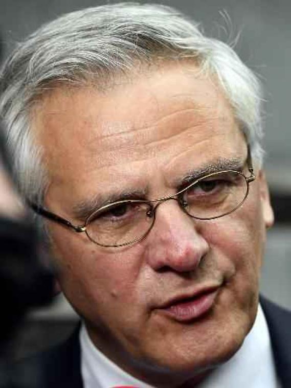 Peeters wil sociale partners terug rond de tafel