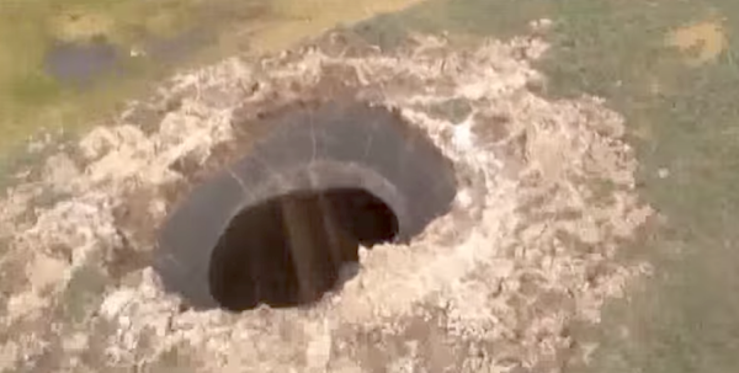 Dit mysterieuze bodemloze gat in Siberë verscheen uit het niets en wetenschappers staan voor een raadsel