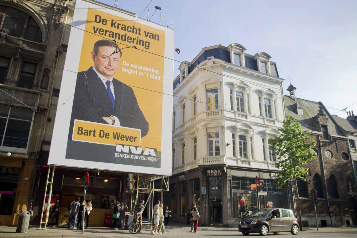 Uitvergrote politici mogen weer de straat op