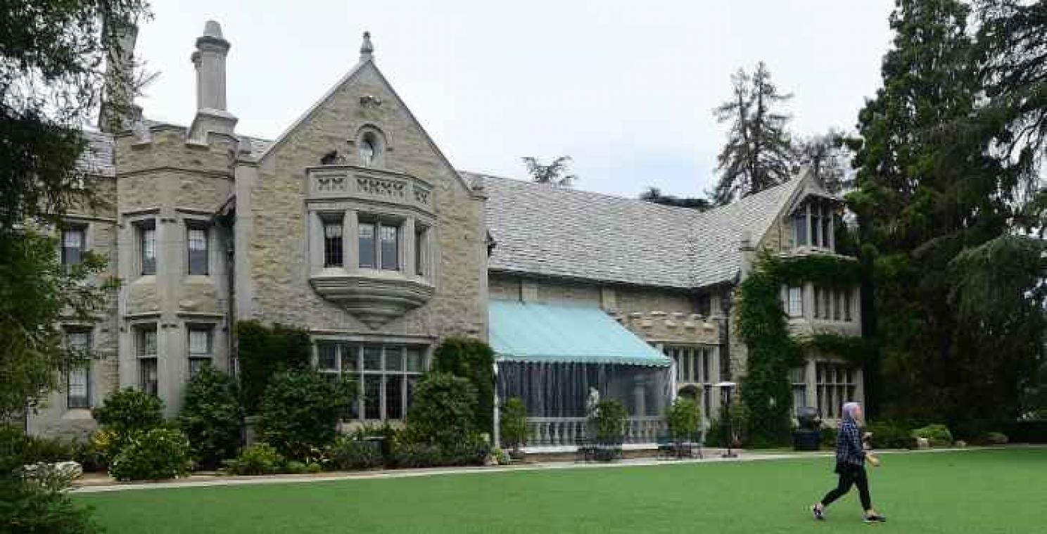 Playboy Mansion verkocht aan buurman