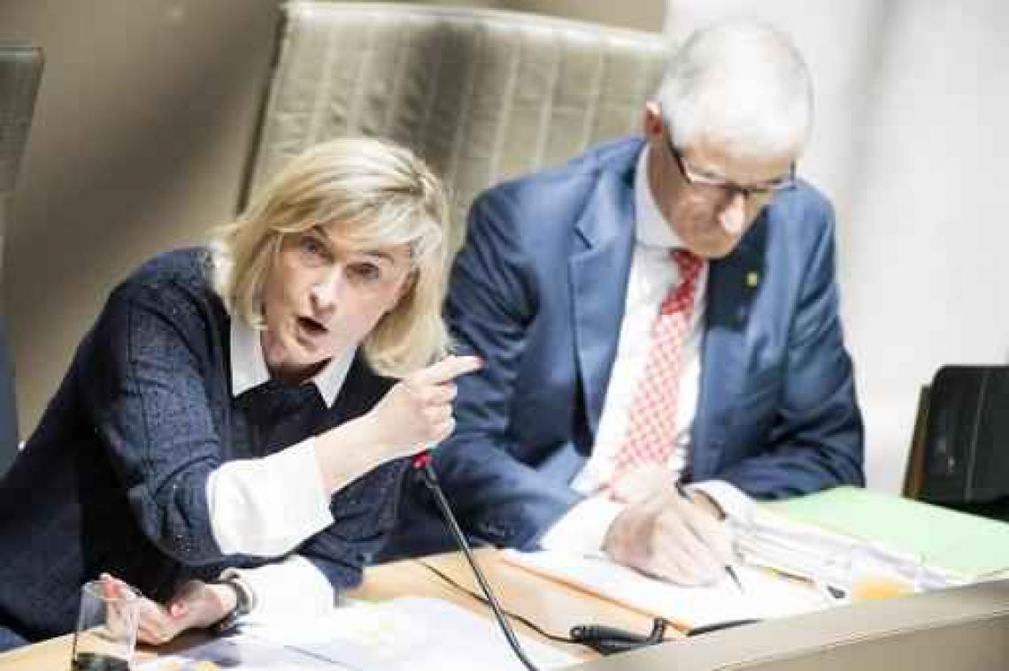 "Ge zijt ne flip-flop, u en uw partij"