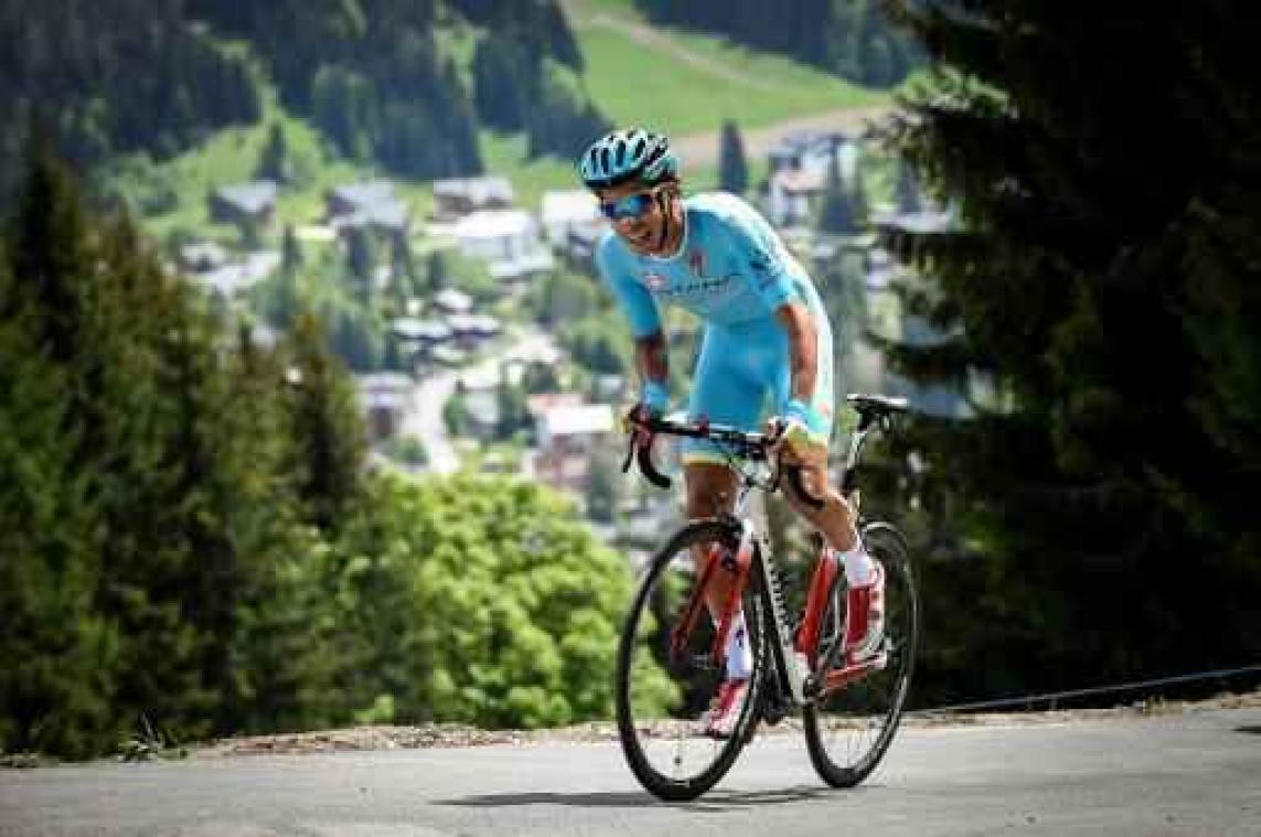 Fabio Aru triomfeert in derde etappe Dauphiné, Alberto Contador blijft leider