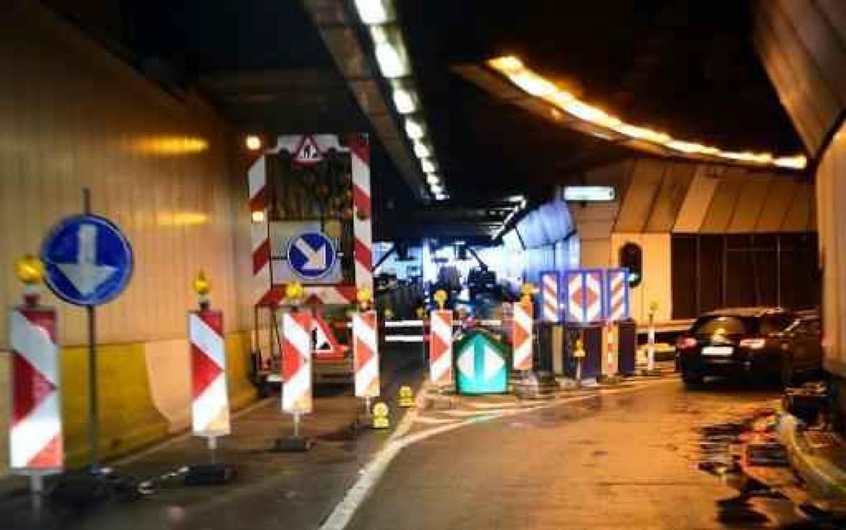 Brusselse tunnels, wegen en tramsporen onder handen genomen in zomermaanden