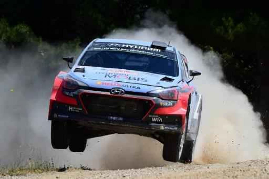 Neuville ziet Latvala naderen in Rally van Italië