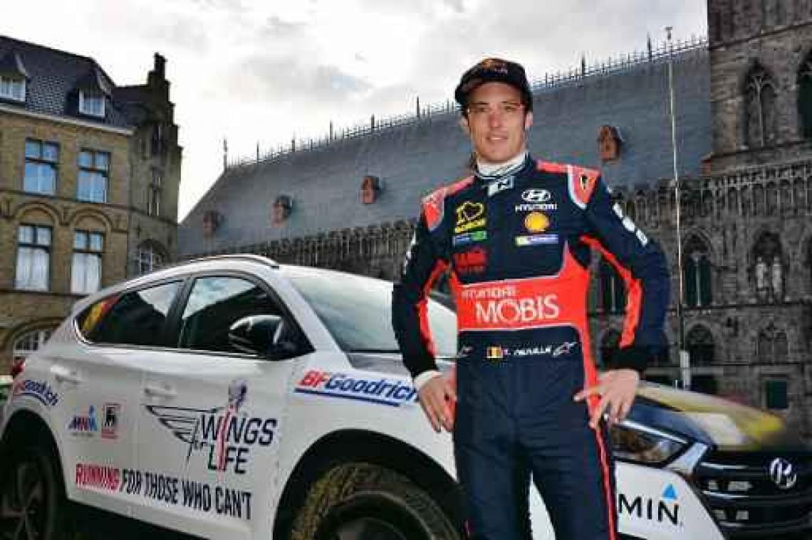 Thierry Neuville steekt zege op zak in Rally van Italië
