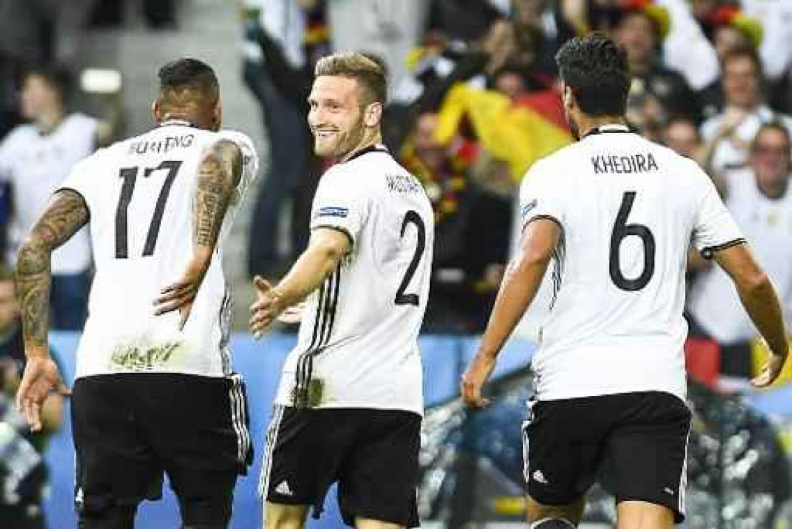 EK 2016 - Mustafi en Schweinsteiger schenken Duitsland zege tegen Oekraïne