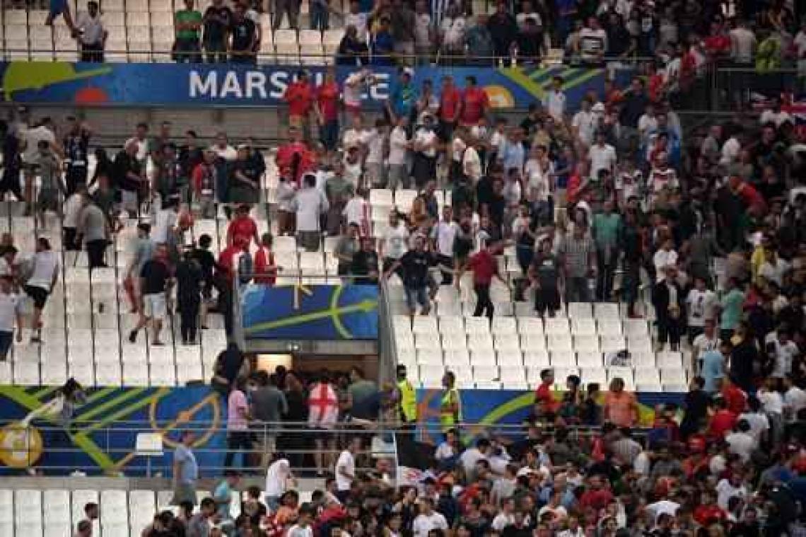 UEFA bestraft Rusland met voorwaardelijke diskwalificatie en geldboete