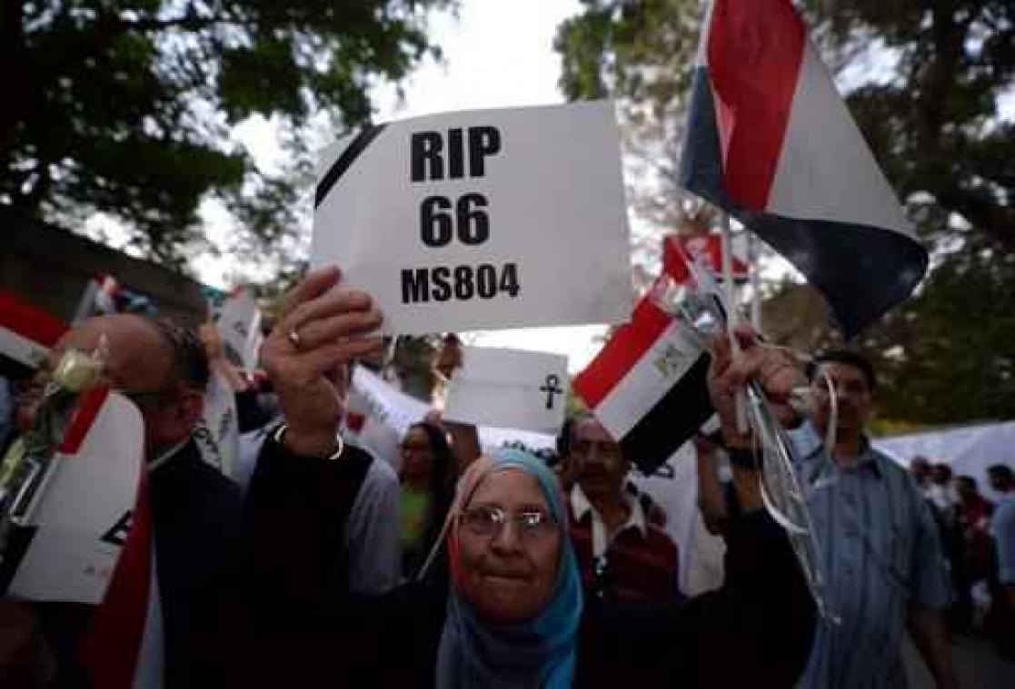 Vlucht EgyptAir - Op meerdere plaatsen brokstukken van cockpit aangetroffen