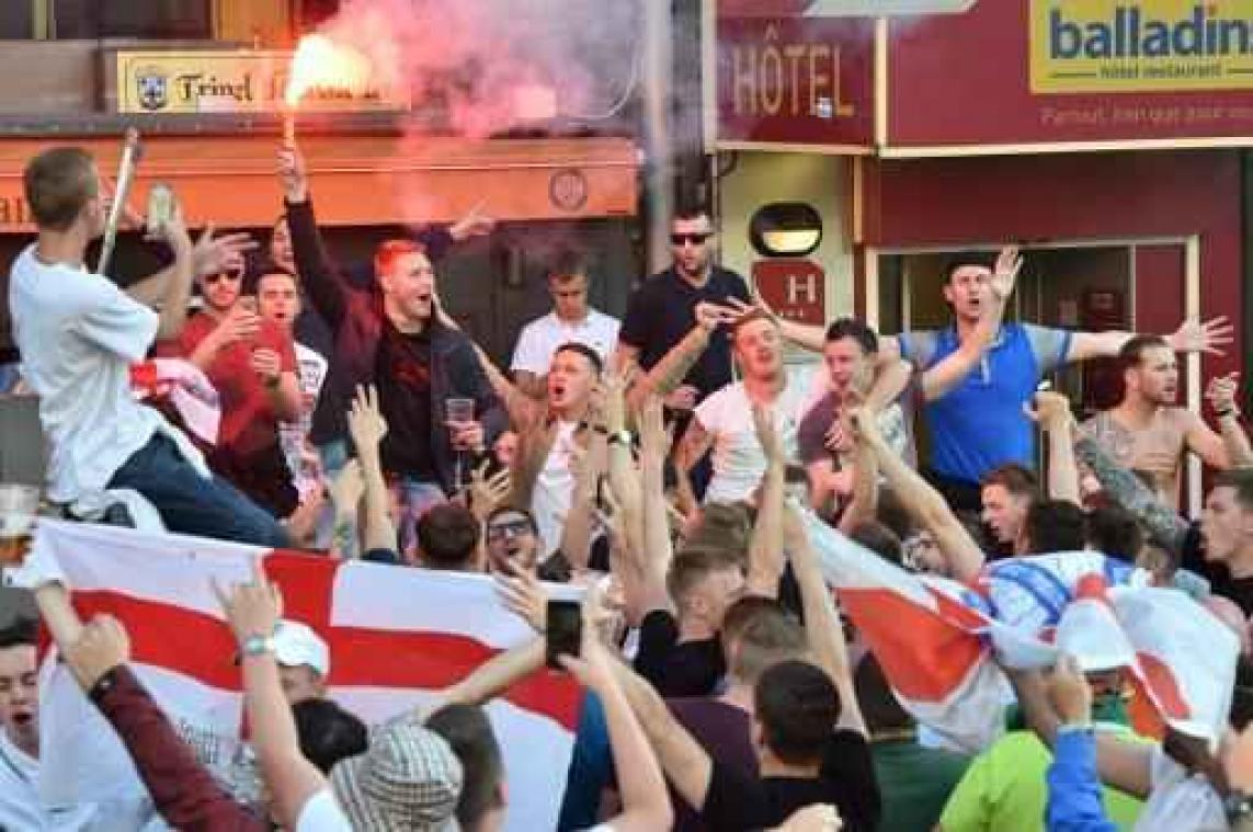Franse politie pakte 36 supporters op bij rellen in Rijsel