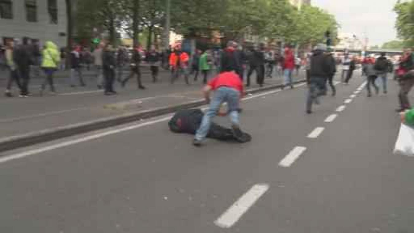 Betoger die politiecommissaris neersloeg, riskeert celstraf met uitstel van 30 maanden