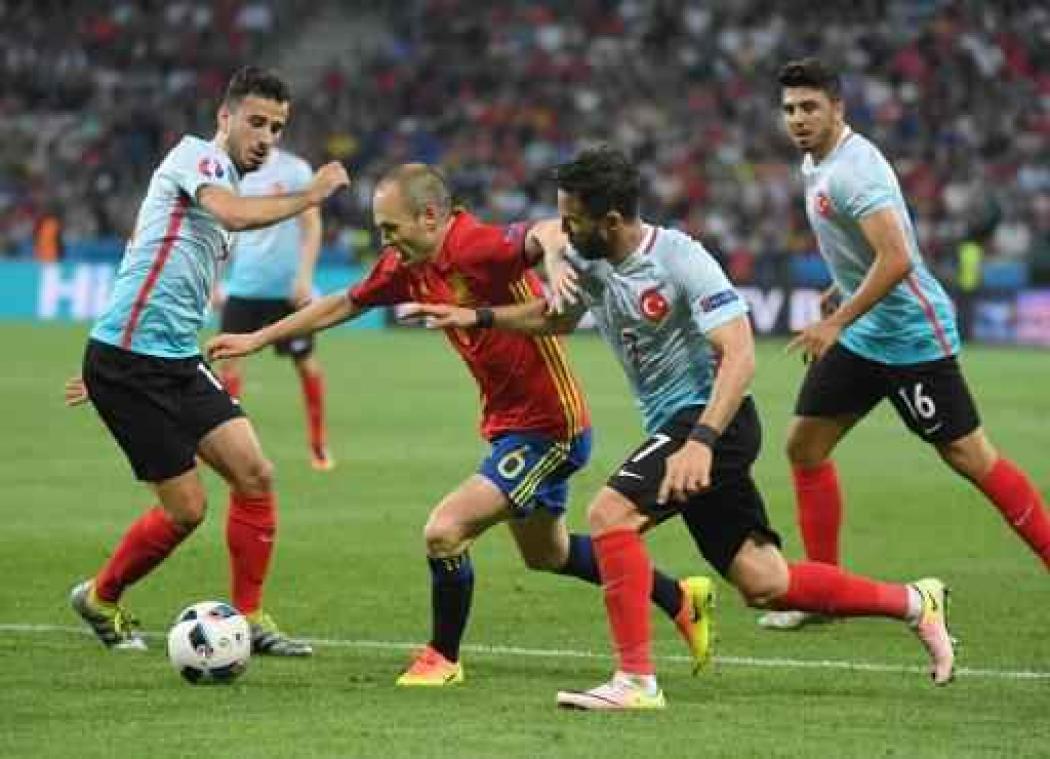 EK 2016 - Spaanse middenvelder Andres Iniesta is "man van de match" na Spanje-Turkije