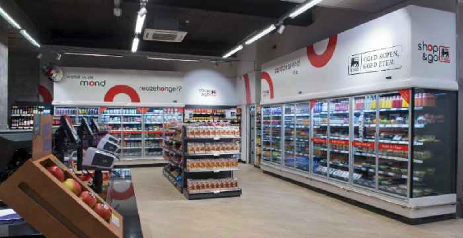 Allereerste shop&go van Delhaize in Centraal Station Antwerpen