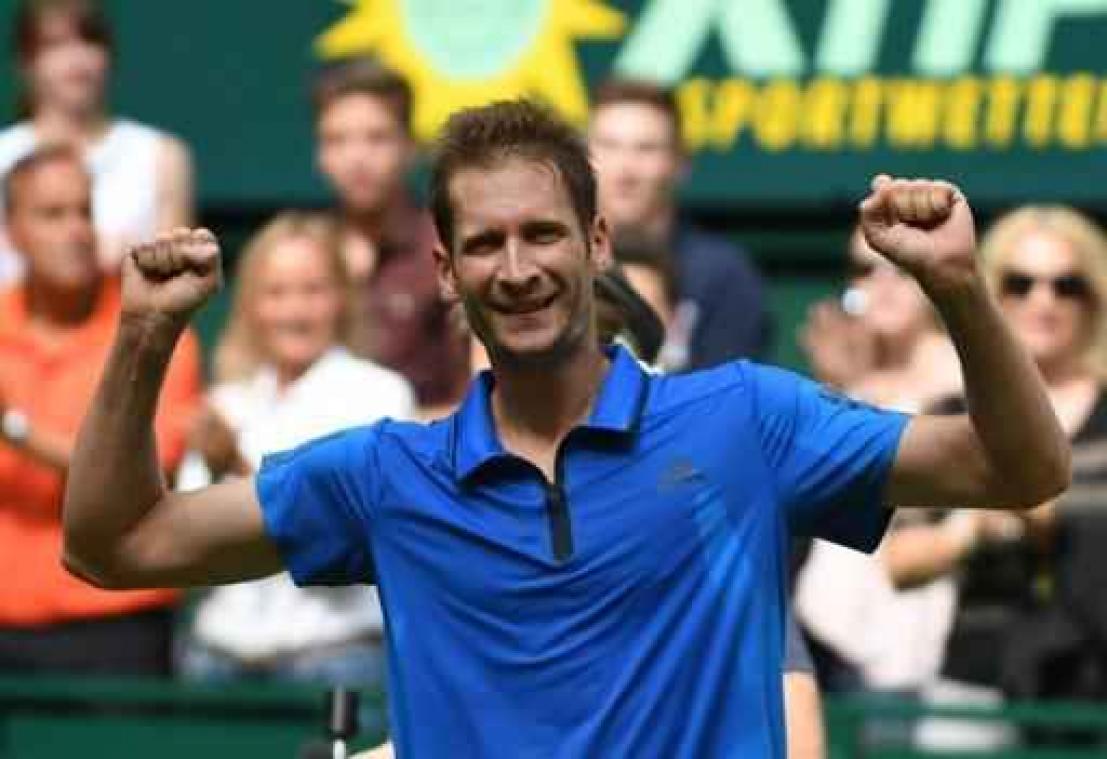 Duitser Florian Mayer pakt tweede ATP-titel in Halle