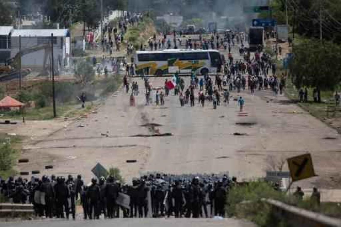 Minstens drie doden bij rellen tijdens protesten van leerkrachten in Mexico