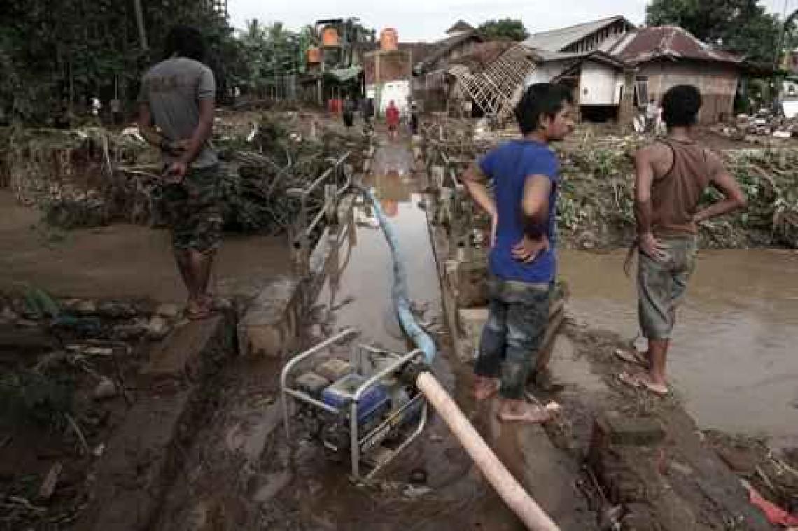 Al 47 doden geteld na noodweer in Indonesië
