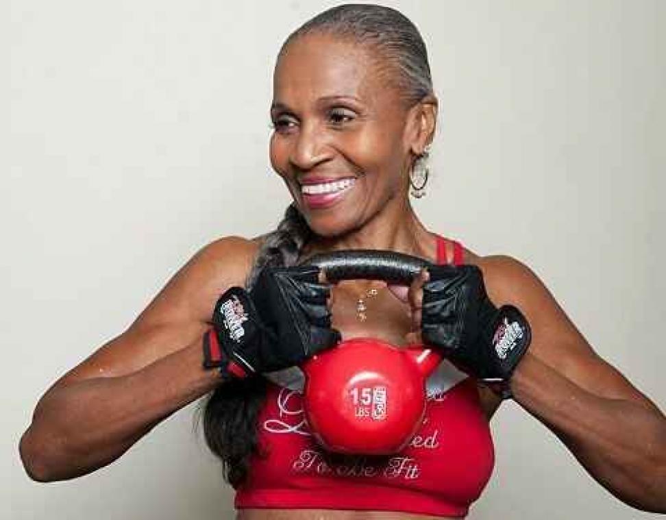 Fitste bodybuilder ter wereld blaast 80 kaarsjes uit