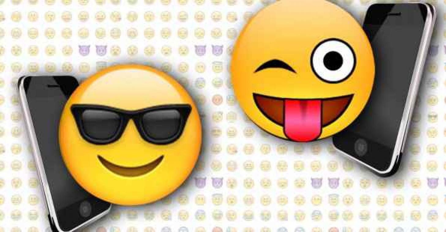 Koppel mocht een maand lang alleen communiceren met emoticons en dat heeft verrassende gevolgen voor hun relatie