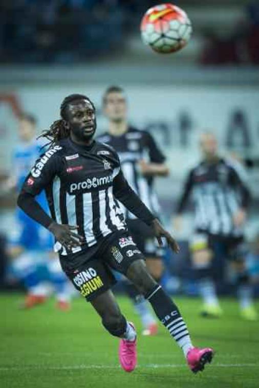 Dieumerci Ndongala tekent voor vier seizoenen bij AA Gent