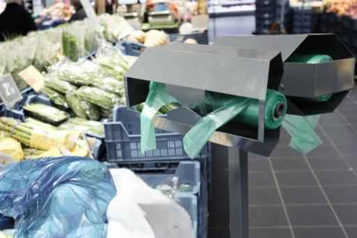 Simpel verbod op plastic zakjes kan leiden tot 'zak shift', reageert Marghem