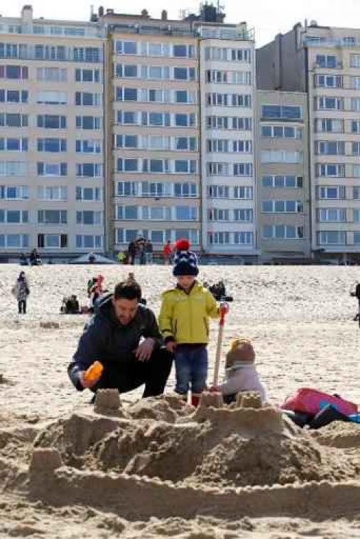 Prijs voor appartement op zeedijk stijgt voor het eerst in drie jaar