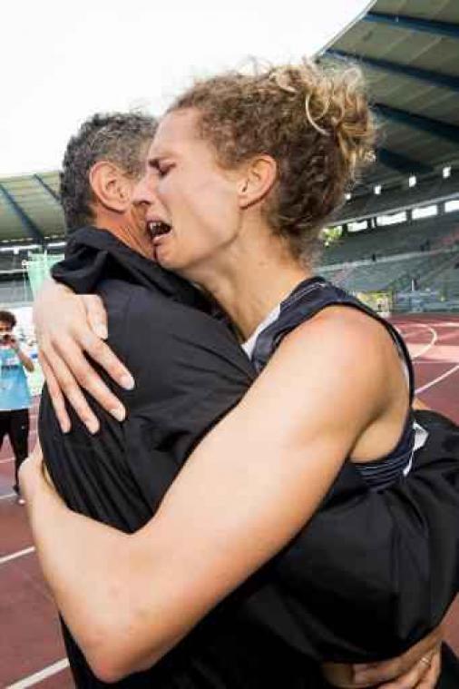 BK atletiek - Olivia Borlée emotioneel na behalen olympisch ticket