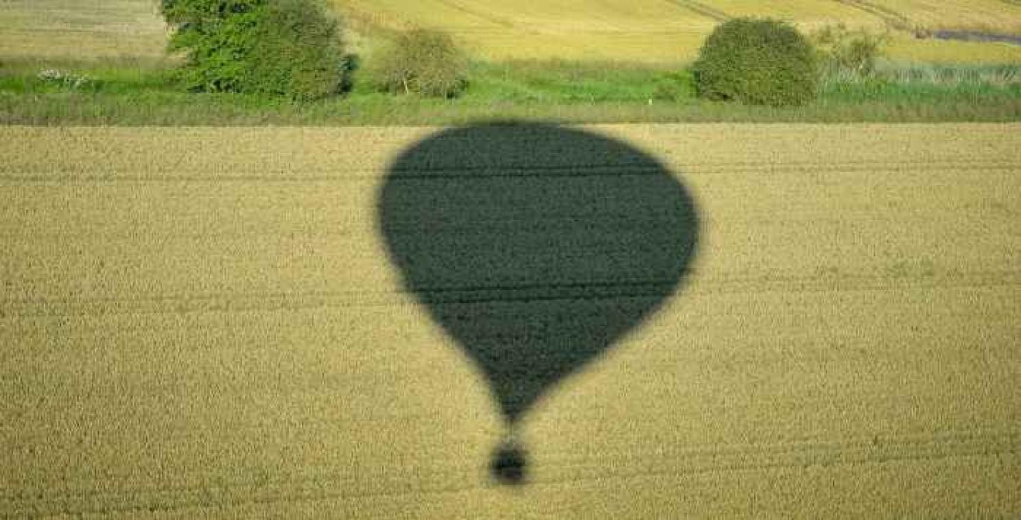 Amerikanen leren ballonvaren om met drones te mogen vliegen