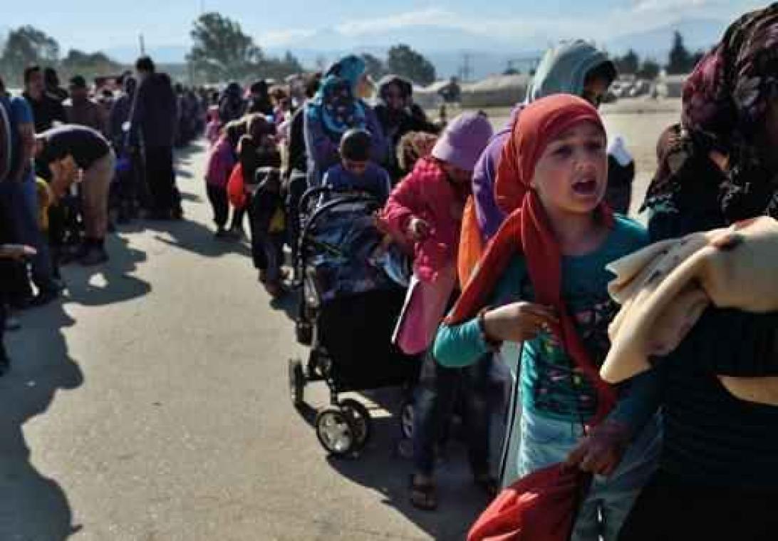 Duizenden migranten keren vanuit Griekenland terug naar thuisland