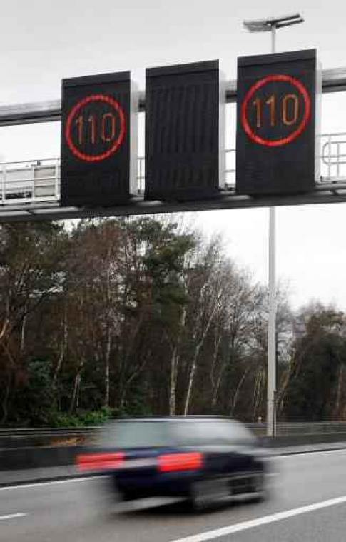 Antwerpse R2 nacht afgesloten voor plaatsen van seinbruggen