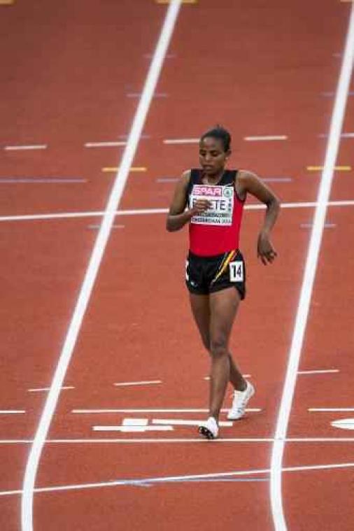EK atletiek - Jolien Boumkwo en Almensh Belete reageren teleurgesteld op hun prestaties