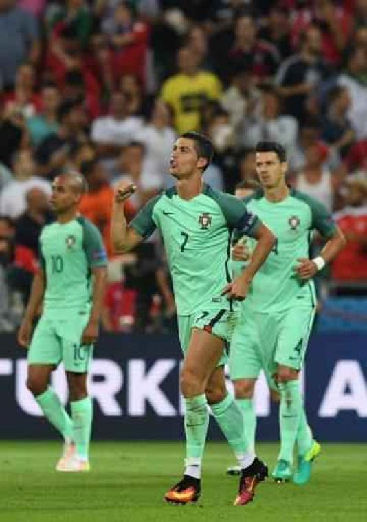 EK 2016 - Portugal klopt Wales en is eerste finalist