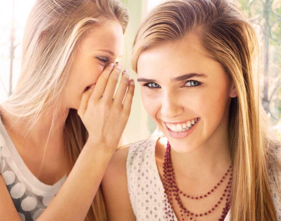 Vrouwen moeten bioscoop verlaten omdat ze te luid lachen