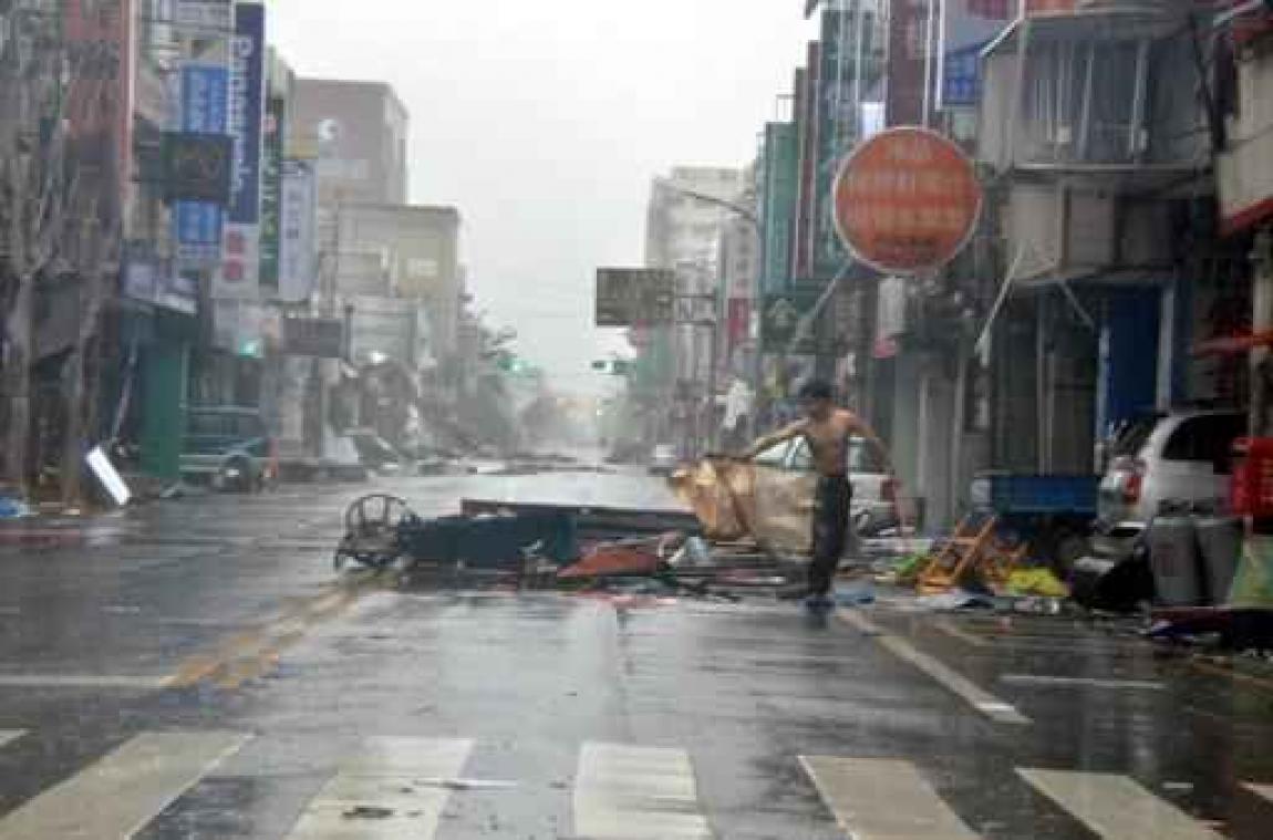 Tyfoon Nepartak doodt 3 mensen in Taiwan en komt aan land in China