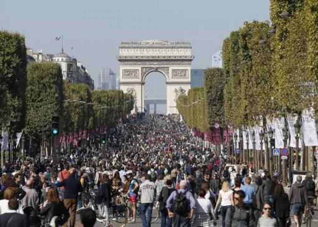 3.400 agenten op Champs-Elysées tijdens finale EK